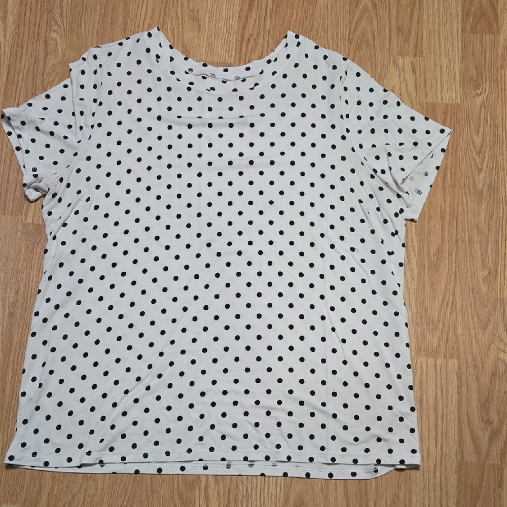Torrid Black and White Polka Dot Short Sleeve Tee